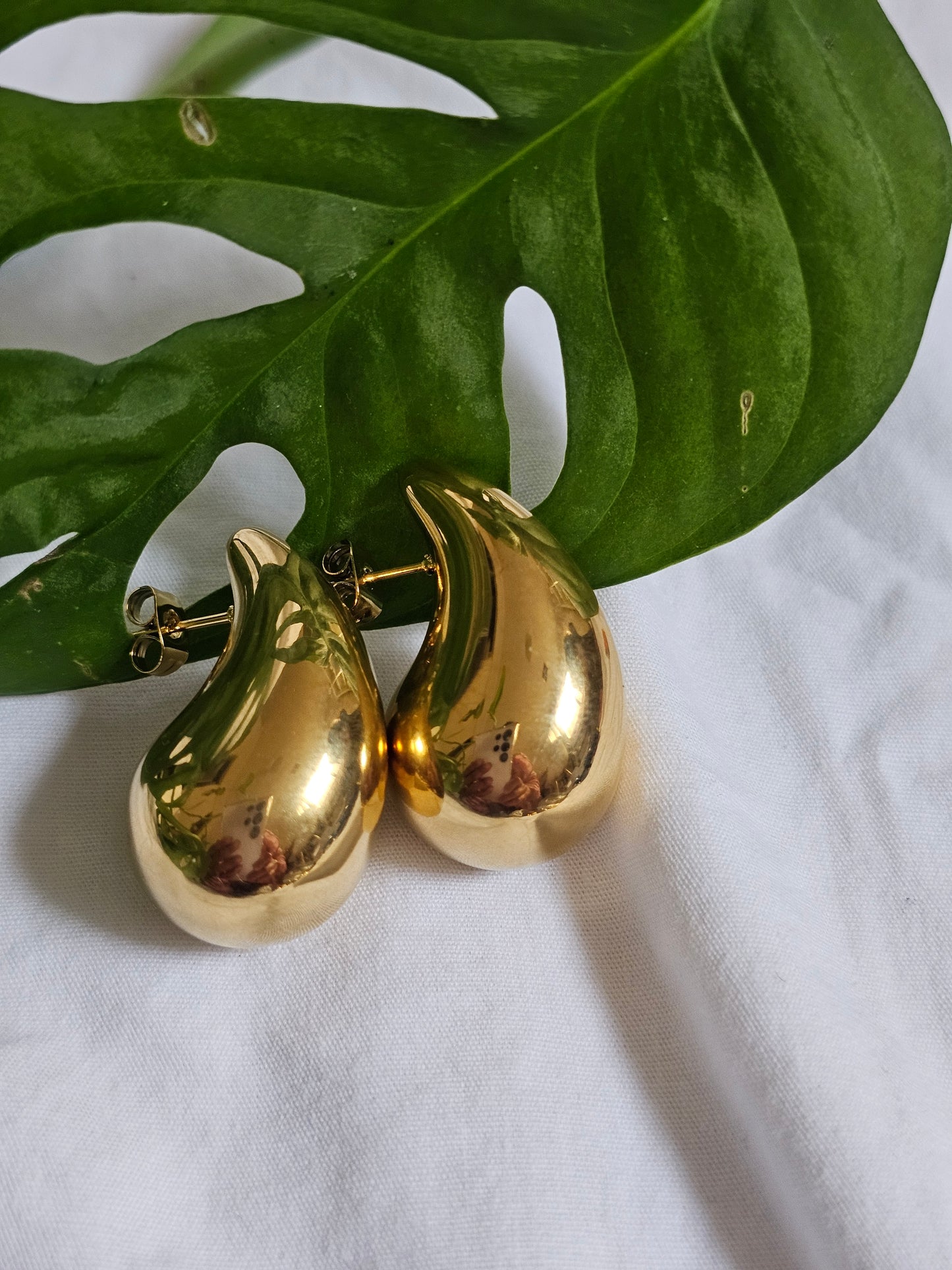 Lily Tear Drop Earrings