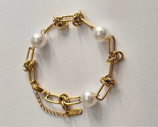 Isabella Pearl n Knot Bracelet